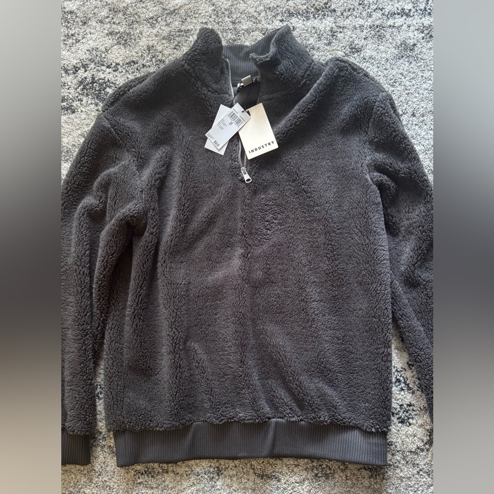 NWT Men’s Cozy Gray Fleece Pullover
